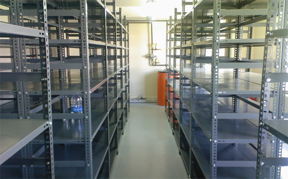 How Slotted Angle Racks Manufacturers Optimize Storage