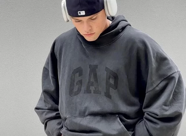 i adore the silhouette of the yeezy x gap hoodies but dont v0 9yykakzlip8a1 WingsMyPost