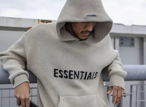 Essentials-Hoodie