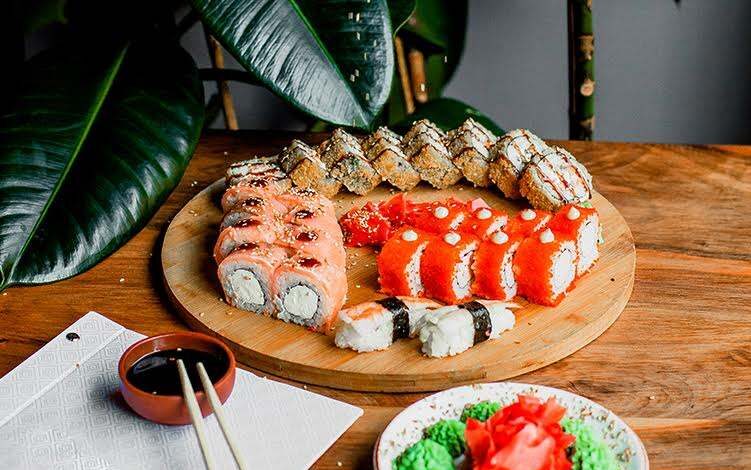 sushi and sashimi in Dubai